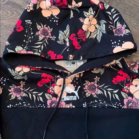 Puma Floral Cropped Sweater - Picture 2 of 7